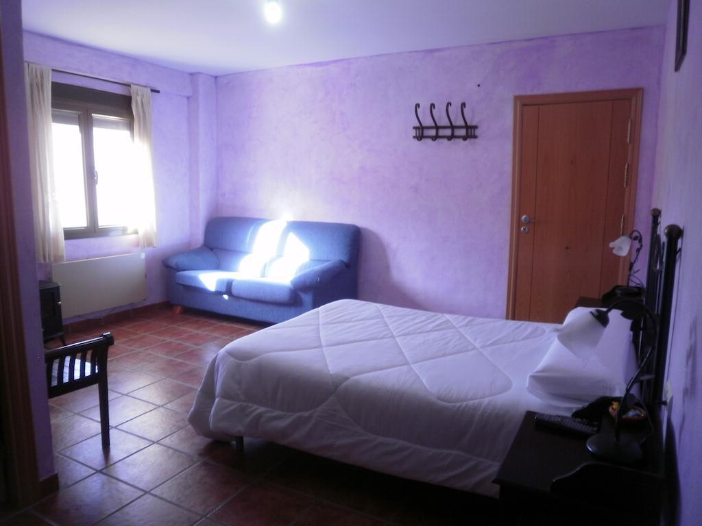 Hostal El Olmo Camarena de la Sierra Værelse billede