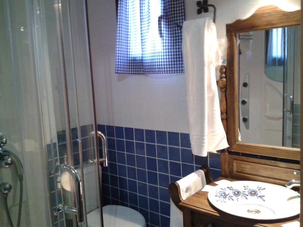 Hostal El Olmo Camarena de la Sierra Værelse billede