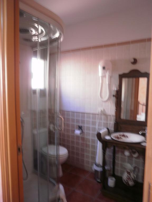 Hostal El Olmo Camarena de la Sierra Værelse billede